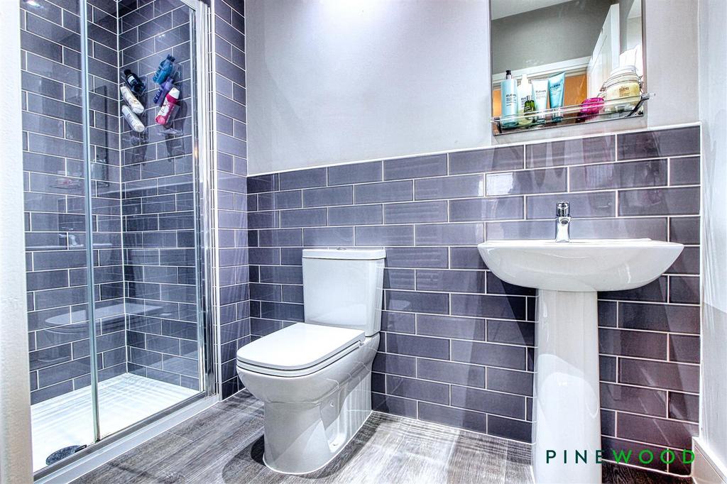 Ensuite shower room