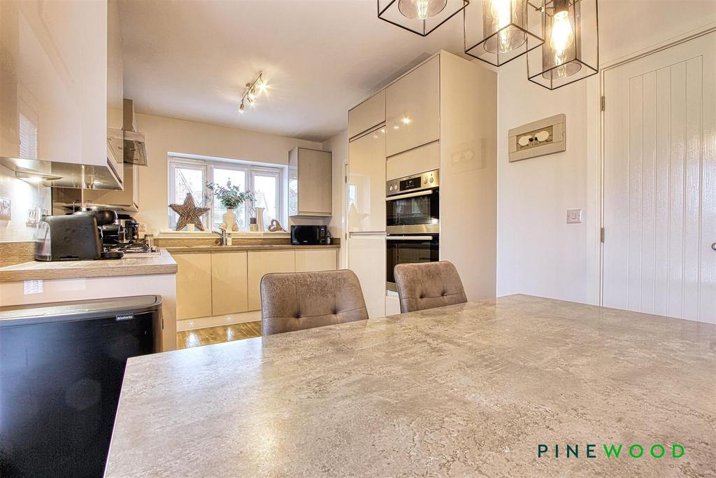 Kitchen diner
