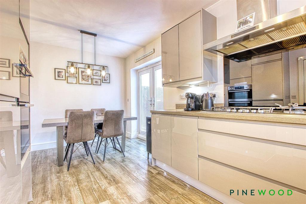 Kitchen diner