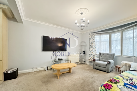 3 bedroom semi-detached house for sale, Hounslow, TW4