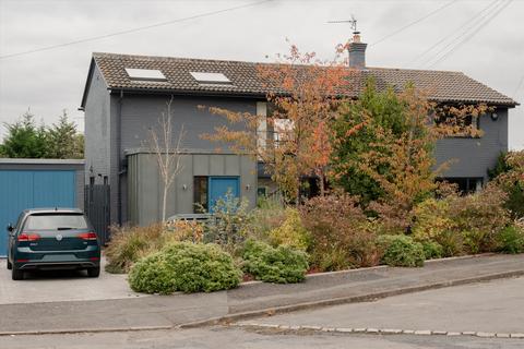 undefined, Cheltenham, GL53