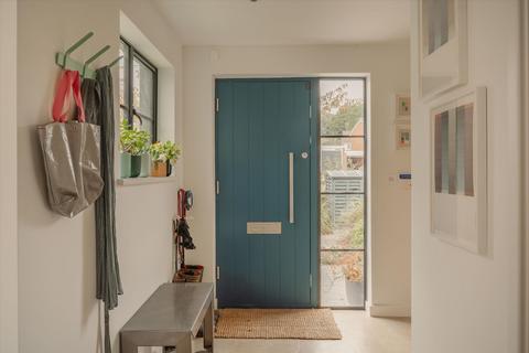 undefined, Cheltenham, GL53