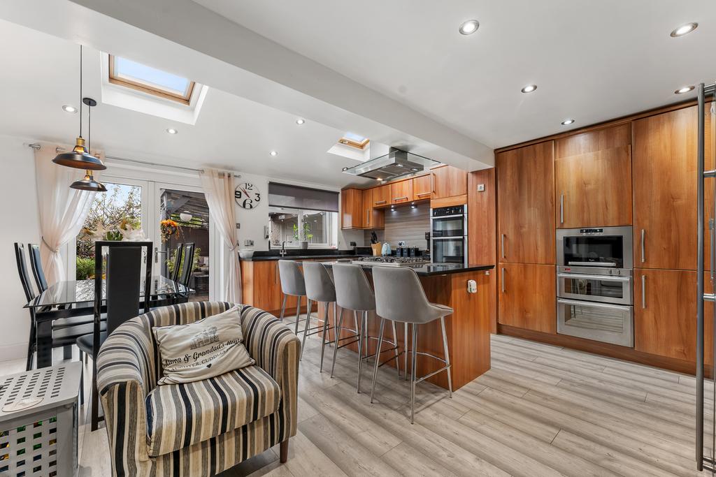3 Watton Close27.jpg