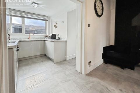 2 bedroom end of terrace house for sale, Wath Road, Wombwell, Barnsley