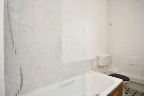 1 bedroom flat to rent, Gloucester Terrace, Bayswater, London, W2
