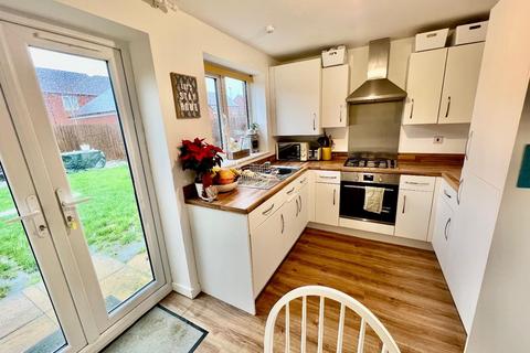 3 bedroom end of terrace house for sale, Barn Owl Drive, Rothwell, Kettering