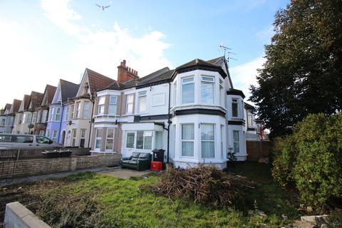 2 bedroom apartment for sale, Hayes Road, Clacton-on-Sea