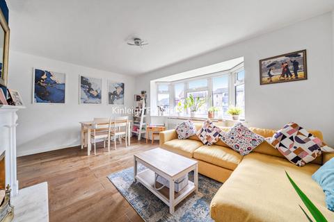 3 bedroom flat for sale, Bromley Road, Shortlands, Bromley, BR2
