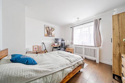 3 bedroom flat for sale, Bromley Road, Shortlands, Bromley, BR2