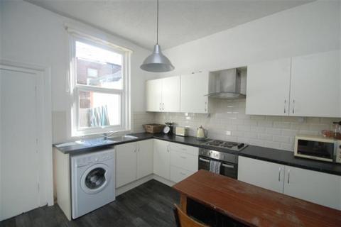2 bedroom terraced house to rent, Croft Street, Stalybridge, Cheshire