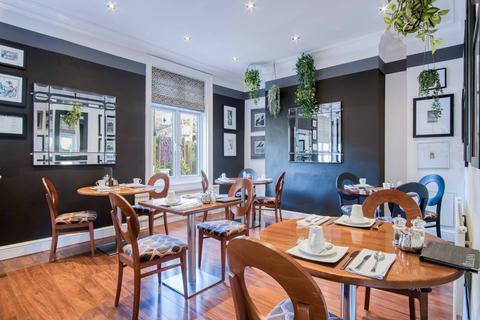 Guest house for sale, Queens Parade, Scarborough, YO12