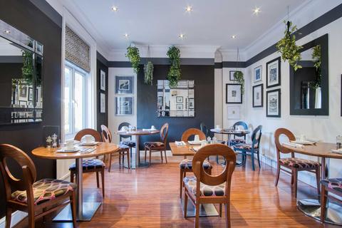 Guest house for sale, Queens Parade, Scarborough, YO12