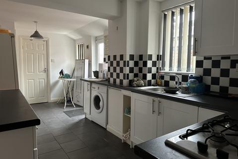 undefined, Newport , Lincoln,