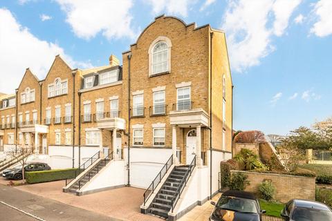 4 bedroom house for sale, Clearwater Place, Surbiton KT6