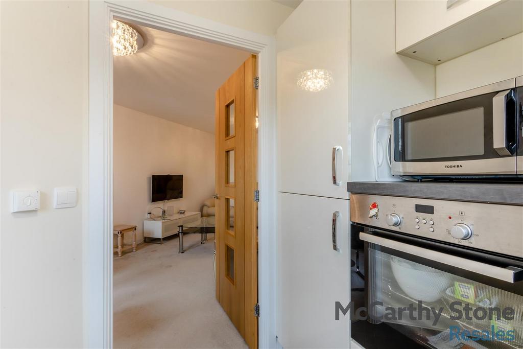 8668966-interior06.jpg