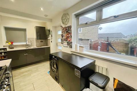 undefined, Langdale Avenue, Bradford BD8