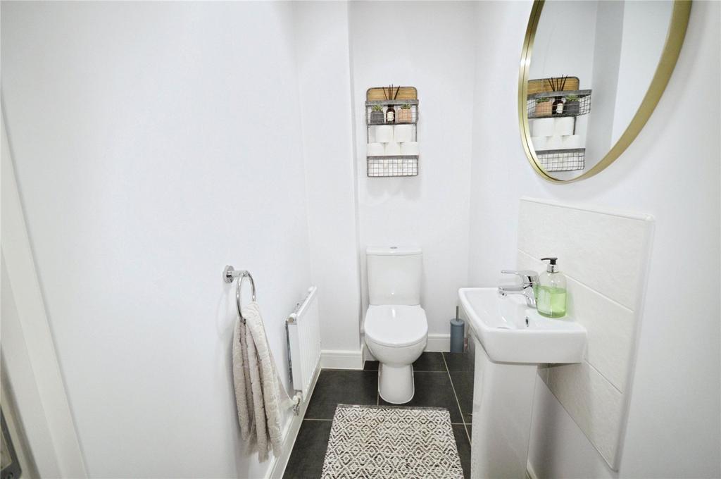 Cloakroom/Wc