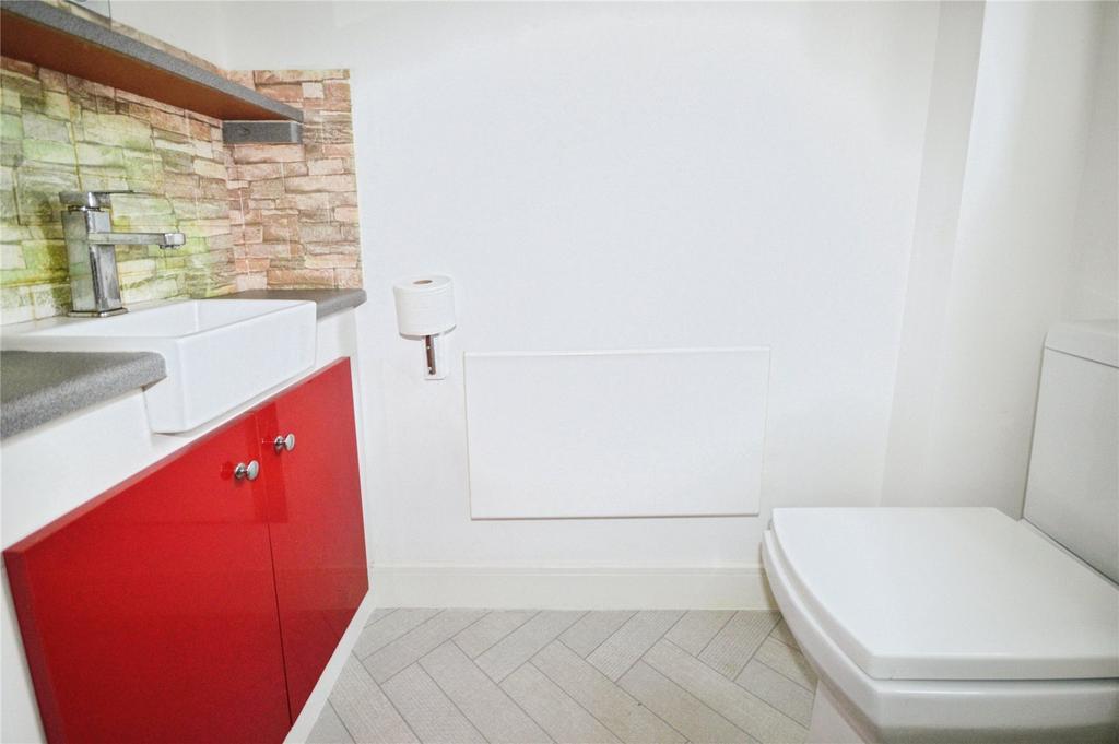 Cloakroom/Wc