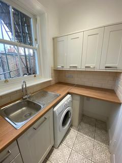 Studio to rent, Studio Flat – The Salisbury Hotel, Grand Parade London N4