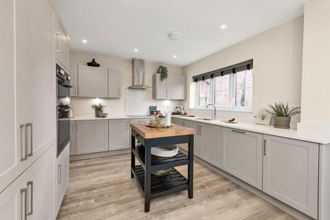 4 bedroom detached house for sale, Sandy Road, Willington , Bedfordshire, MK43