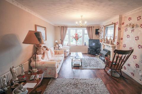 3 bedroom semi-detached house for sale, Simons Close, Worle