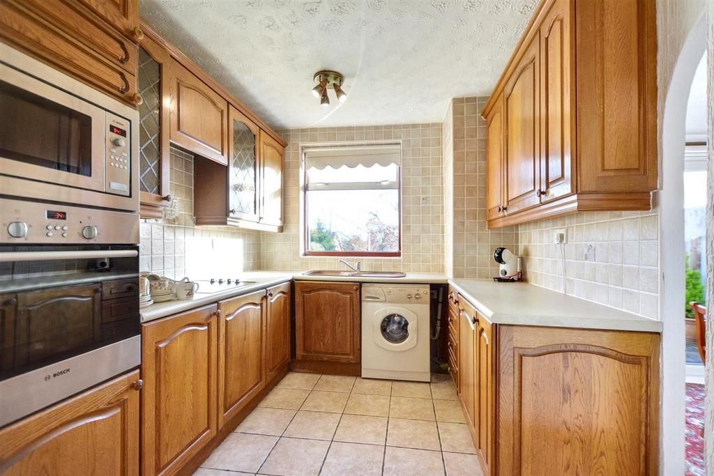 Kitchen 1.jpeg
