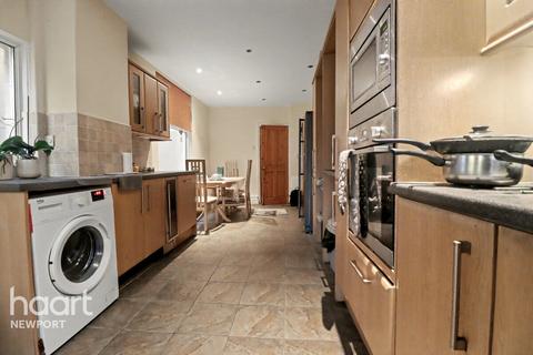 3 bedroom terraced house for sale, Batchelor Road, Newport