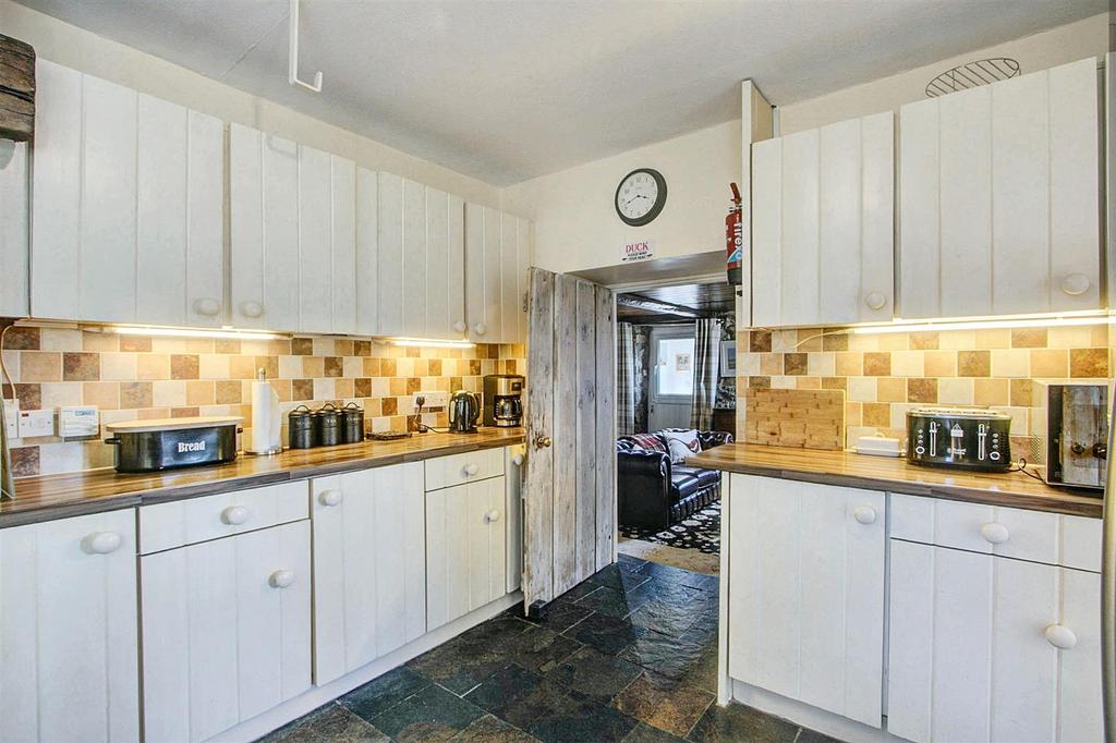 Kitchen 6 (1).jpg