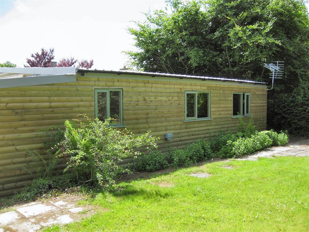Games room cabin (1).jpg