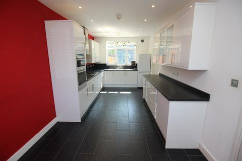 4 bedroom terraced house for sale, Green Lane, Worcester Park KT4