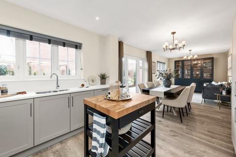 5 bedroom detached house for sale, Sandy Road, Willington , Bedfordshire, MK43