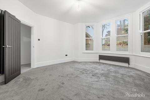 2 bedroom flat for sale, Cambridge Road, Southend-on-sea, SS1 1