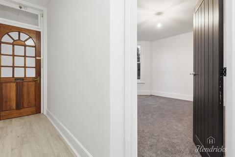 2 bedroom flat for sale, Cambridge Road, Southend-on-sea, SS1 1