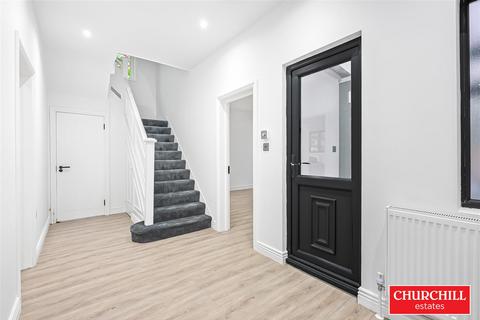 undefined, Hollybush Hill, Snaresbrook