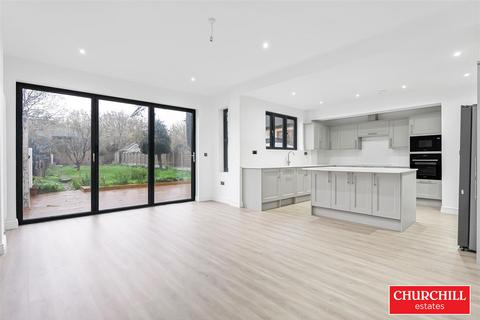 31 Hollybush Hill, London, E11 1PS