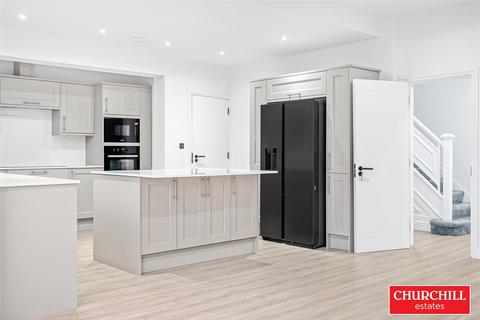 31 Hollybush Hill, London, E11 1PS