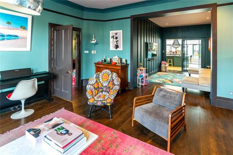 6 bedroom semi-detached house for sale, Twyford Avenue, London, W3