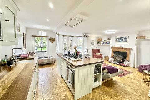 2 bedroom flat for sale, Carleton Road, London