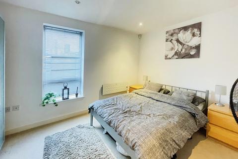 2 bedroom flat to rent, Arundel Street, Manchester, M15