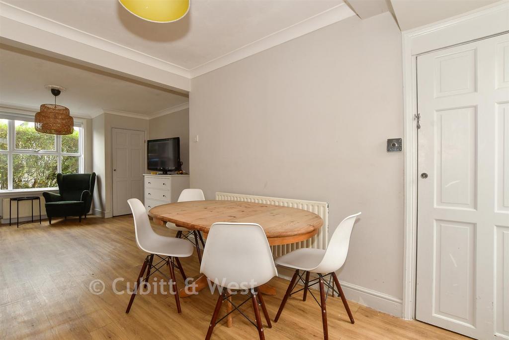 Lounge/Kitchen