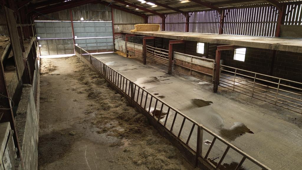 Loose housing Outbuilding