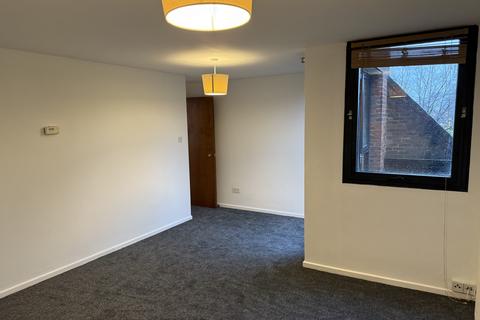 3 bedroom flat to rent, Chandos Way, Golders Green