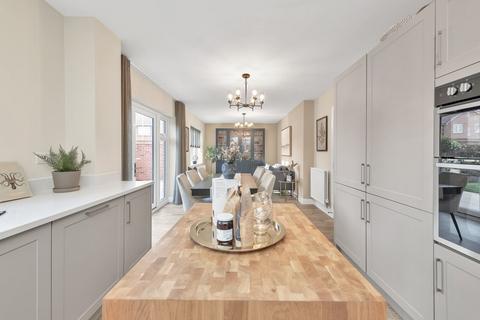 5 bedroom detached house for sale, Sandy Road, Willington , Bedfordshire, MK43
