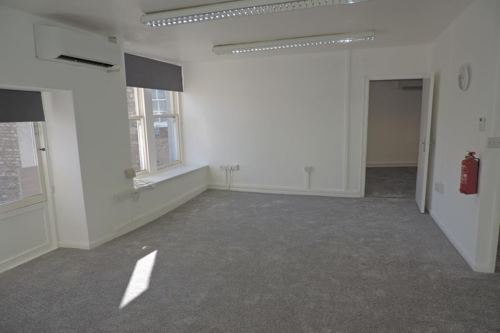 Big room2.jpg