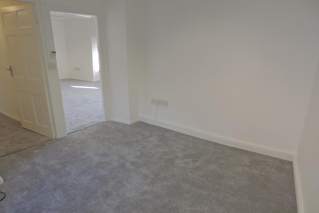 Small room2.jpg