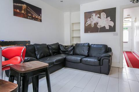 6 bedroom terraced house to rent, Dawlish Road, Birmingham B29