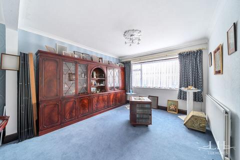 4 bedroom semi-detached house for sale, Crossways, Gidea Park