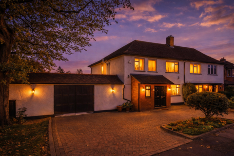 4 bedroom semi-detached house for sale, Crossways, Gidea Park
