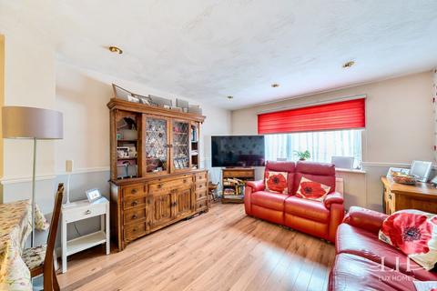 4 bedroom semi-detached house for sale, Crossways, Gidea Park