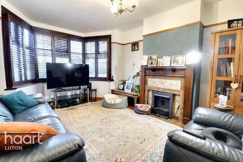 4 bedroom semi-detached house for sale, West Hill Road, Luton